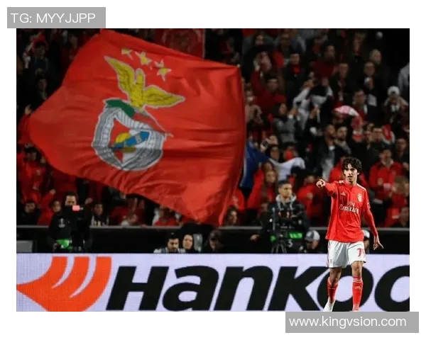 若昂内维斯的足球之路：从青训新星到职业赛场的崛起与挑战